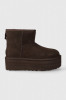 UGG cizme de zăpadă din piele întoarsă Classic Mini Platform culoarea maro, 1134991