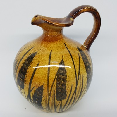 Vas, carafa ceramic ornat cu spice fabricat in Portugalia foto