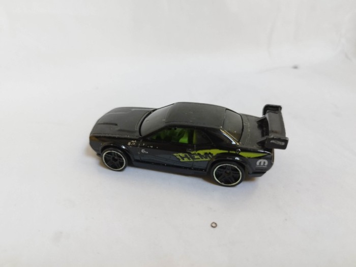 bnk jc Hot Wheels 2020 - Dodge Challenger Drift Car