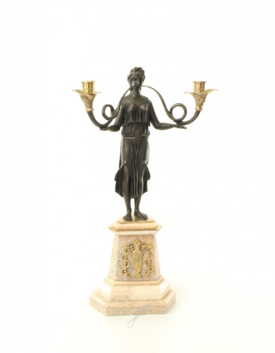 Candelabru din bronz pe un soclu din marmura CL-142