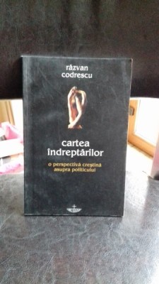 CARTEA INDREPTARILOR - RAZVAN CODRESCU foto