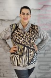 L872-1889 Bluza casual cu guler inalt, print jungle cu strasuri