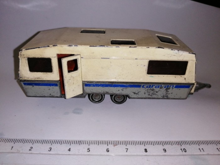 bnk jc Siku 2518 Caravan