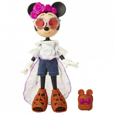 Papusa Minnie Mouse cu bentita cu flori foto