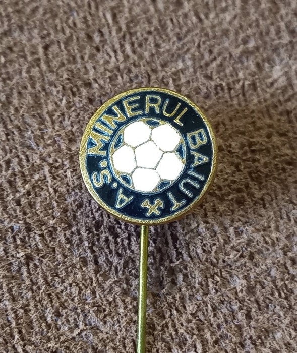Insigna fotbal - AS &quot;MINERUL&quot; BAIUT (varianta 2)