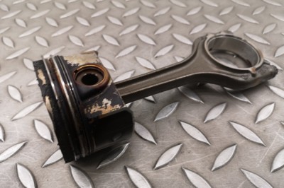 Piston AUDI A1 Sportback 8XA, 8XF 2013 OEM: 04EC 25364951 foto
