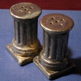 Pereche de Două Solnițe vechi, făcute din Bronz Argintat