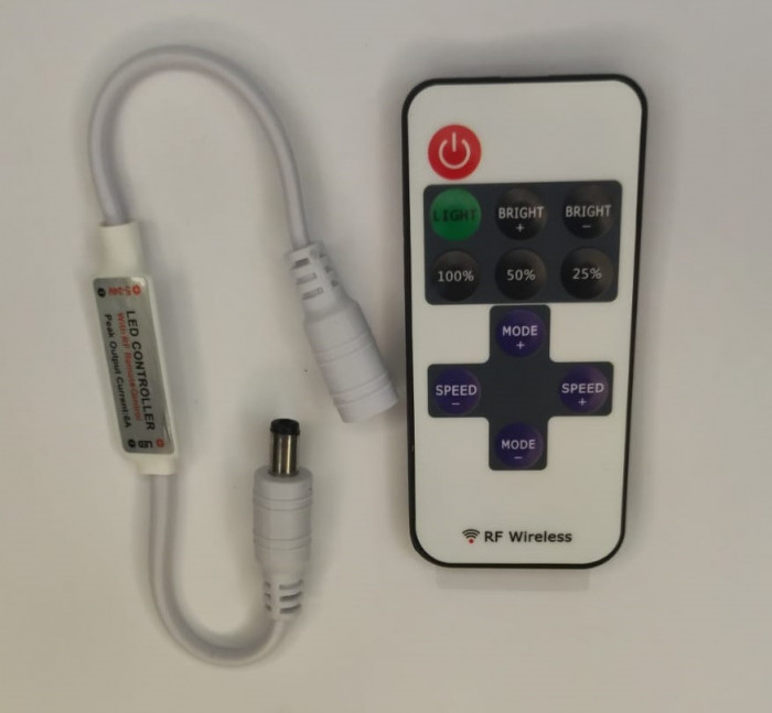 Controler BANDA LED 12V pe fir 2.1x5.5 mm 11 taste + telecomanda Wireless