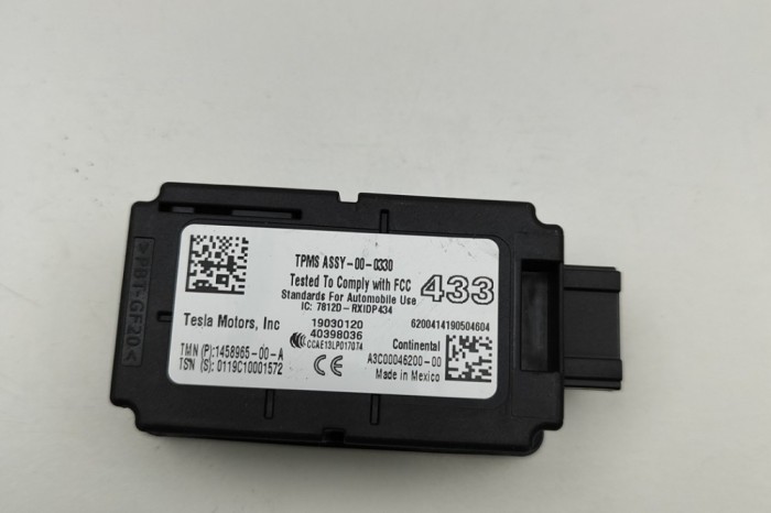 Modul de control presiune anvelope TESLA MODEL 3 2019 OEM: 1458965-00-A,A3C00046200 30484057