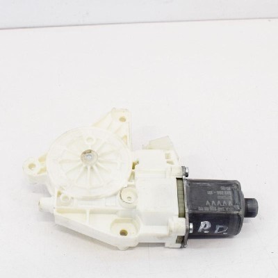 Motor macara geam ușă dreapta față MERCEDES-BENZ A W176 2016 OEM: A2469065200 2883598 foto