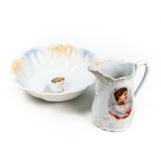 Carafă și fructieră din porțelan cu portretul reginei Maria, atelier &bdquo;Victoria&rdquo;, Cehoslovacia