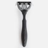 Aparat de ras cu lama tripla pentru barbati, Maner ergonomic, Negru si gri, CMCLASS
