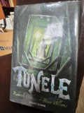 TUNELE - RODERICK GORDON