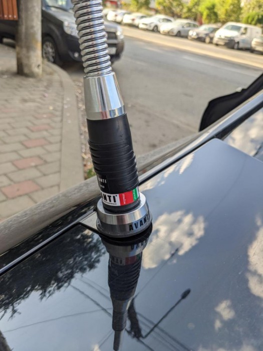 Antena AVANTI Uno + Prindere Suport Portbagaj Haion Capota