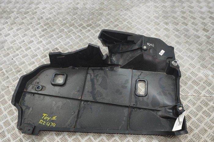 Scut motor st&acirc;nga spate TOYOTA C-HR _X2_, _H2_ 2023 OEM: 57628-F4130 30569094