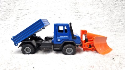 masina din metal Willy no 9111 Mercede Benz Unimog 1750 plug zapada 25 cm foto