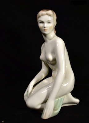 STATUA NUD PORCELAN IMACULAT AQUINCUM reducere foto