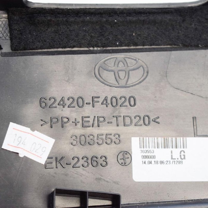 Ornament st&acirc;lp B st&acirc;nga TOYOTA C-HR _X1_ 2018 OEM: Hatchback | 3448047