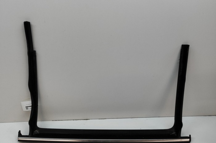 Chedar geam ușă st&acirc;nga spate VW SHARAN 7N1, 7N2 2013 OEM: 7N0843343M 22636634