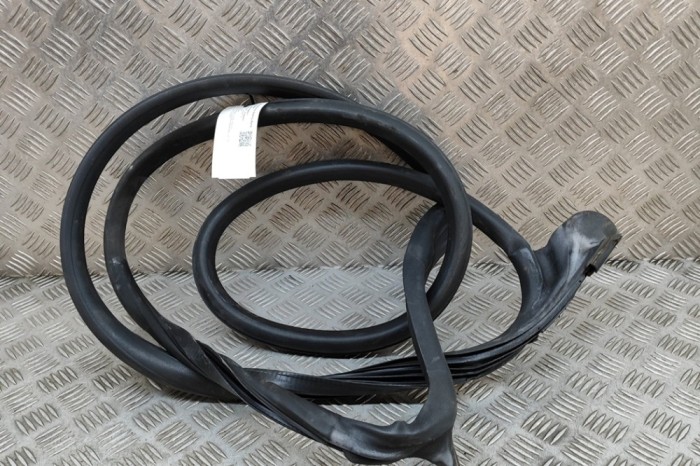 Garnitura ușă st&acirc;nga față AUDI A5 F53 2018 OEM: 8W6831707 | 25206917
