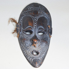 Veche masca de lemn Papua Noua Guinee