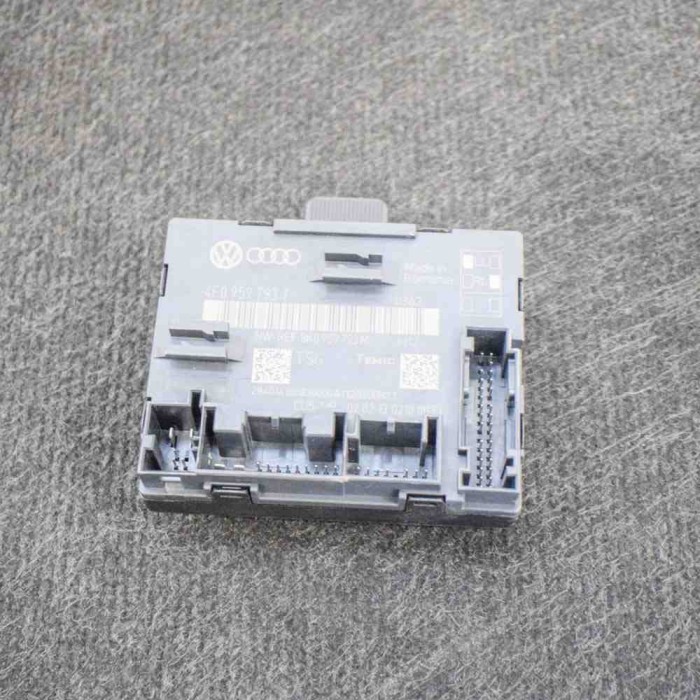 Modul de control ușă dreapta față AUDI Q7 4L 2013 OEM: 4F0959793T,8K0959793M 10885237