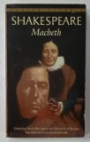 MACBETH by WILLIAM SHAKESPEARE , 2005 , EDITIE BROSATA , PREZINTA URME DE UZURA