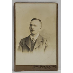 FOTOGRAFIE C.D.V. , STUDIO GUSTAV SIMON , ST. POLTEN , BARBAT CU OCHELARI , INCEPUTUL SEC. XX