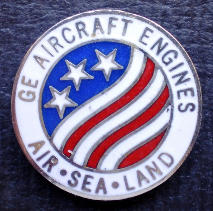 I.864 INSIGNA PIN AVIATIE USA SUA GE AIRCRAFT ENGINES AIR-SEA-LAND