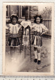 Bnk foto Romania - fete in costume populare - anii `30, Alb-Negru, Romania 1900 - 1950, Portrete