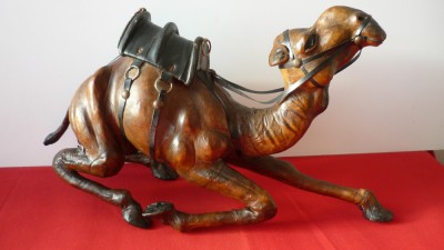 STATUETA CAMILA DIN PIELE, LUNGIME 38 cm. foto