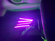 lumina dinamica RGB interior auto disco mode iluminat pedale foto