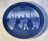 Cumpara ieftin Farfurie aniversara 200 ani de portelan danez ROYAL COPENHAGEN, 1775 - 1975