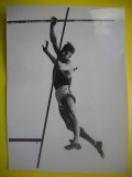 HOPCT 542 L - FOTOGRAFIE VECHE-D= 18/13 CM-PROBA SARITURA CU PRAJINA MECIUL INTERNATIONAL ATLETISM -SPORT-1947-FOTO AGENTIA NEW YORK TIMES PHOTOS 1947