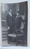 Carte poștală foto tată și fiu &ndash; București 1918 &ndash; dedicație manuscrisă &bdquo;Fam. Stancof&rdquo;