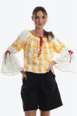 IE tricotata cu model galben de sarbatoare foto