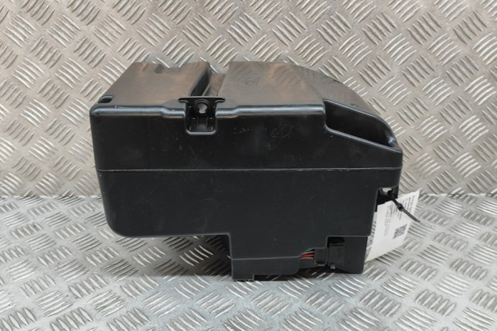 Subwoofer AUDI Q4 SUV F4B 2023 OEM: 11A035621B | 29082794