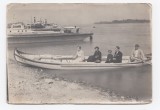 Plimbare cu barca la Dunare - Romania - perioada regalista - 12 x 17 cm