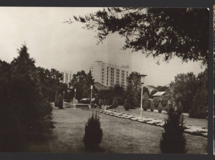 CPIB 22001 - CARTE POSTALA - TURNU MAGURELE. VEDERE DIN PARC, NECIRCULATA