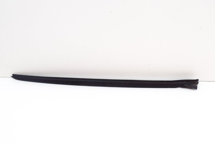 Ornament vertical parbriz dreapta BMW 3 G20, G28 2021 OEM: 7427874 | 14687973