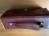 geanta gentuta suport casete audio muzica portabil pentru 12 casete audio fabrica victoria guban timisoara romania epoca de aur RSR