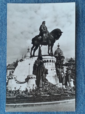 223- Cluj-Napoca -Statuia lui Matei Corvin /carte postala necirculata RPR foto