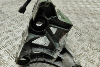 Suport compresor aer condiționat TESLA MODEL Y 2021 OEM: 1500696-00-B 22504276 foto