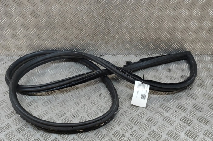 Garnitura ușă st&acirc;nga față PORSCHE 911 996 2002 OEM: 99653707503 | 31423570