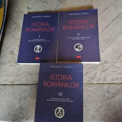 Istoria Romanilor - Constantin C. Giurescu 3 volume foto