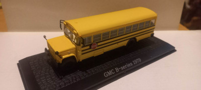 Macheta autobuz GMC B-series - 1979 - Atlas scara 1:72 foto