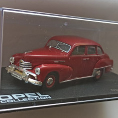 Macheta Opel Kapitan '51 1951-1953 rosu - IXO/Altaya 1/43
