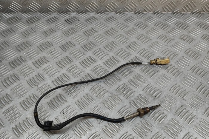 Senzor de temperatură AUDI Q7 4M 2015 OEM: 4M0906088AN 30123896