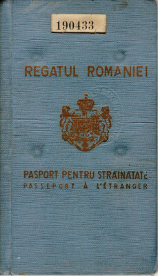 Pasaport Carol II (1937), emis la Cernauti, vize Polonia, Germania, Franta foto