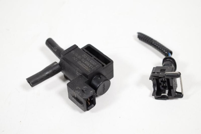 Supapa solenoid VOLVO V40 Hatchback 2015 OEM: 31339879 | 3257231